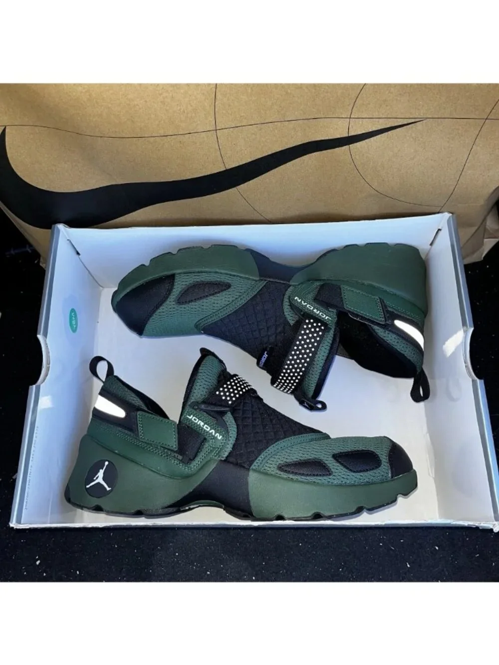 NEW Nike Air Jordan Trunner LX Fir Green HQ2164-300 Men Size 9.5, Womens 11